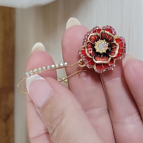 🔥LAST PAIR🔥 POPPY SHIMMER DROP EARRINGS - Picture 5 of 8